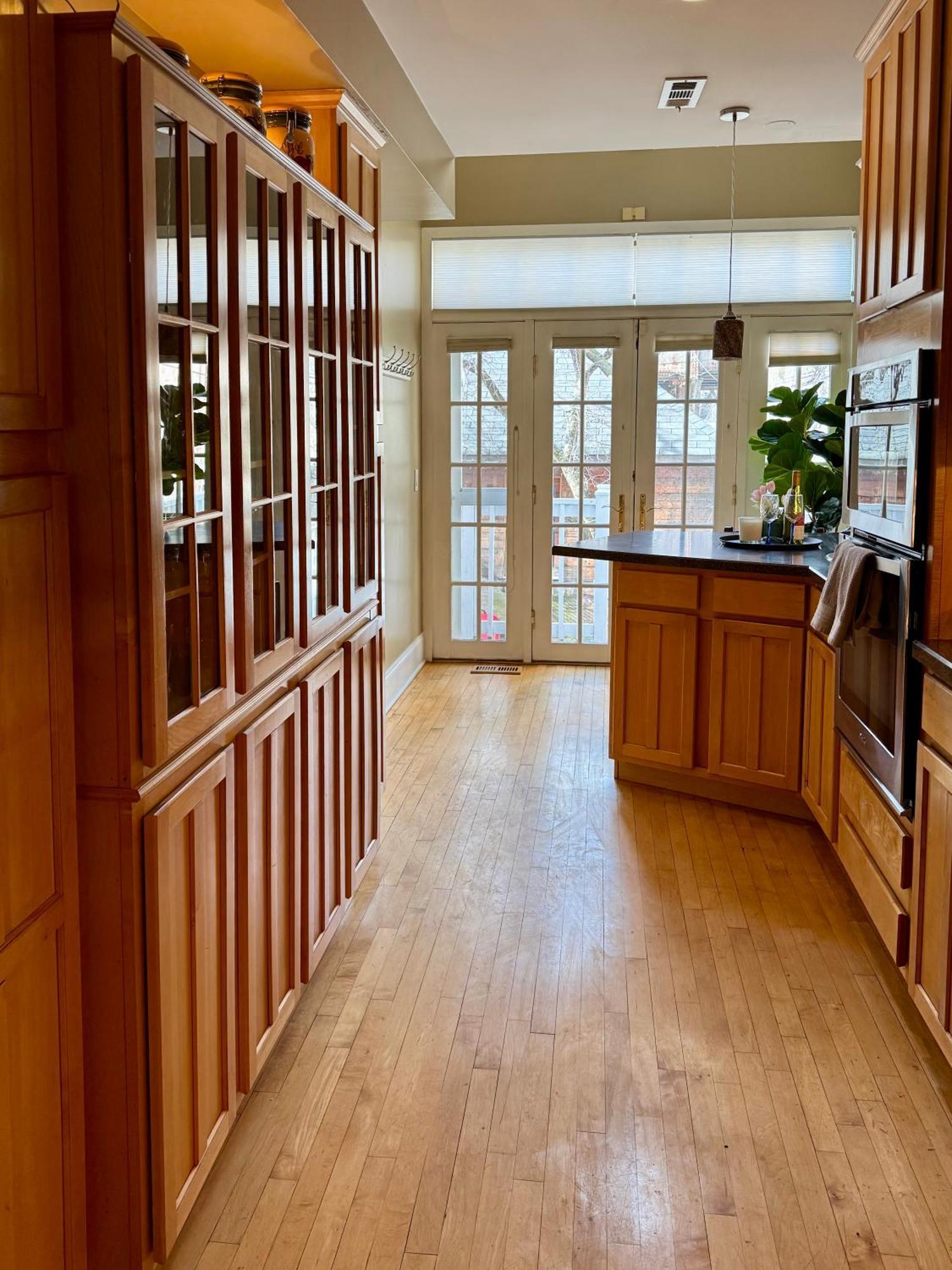 3 Bedroom Spacious Home In Ideal Location W Free Parking Back Yard Pets Welcome Chicago Eksteriør billede