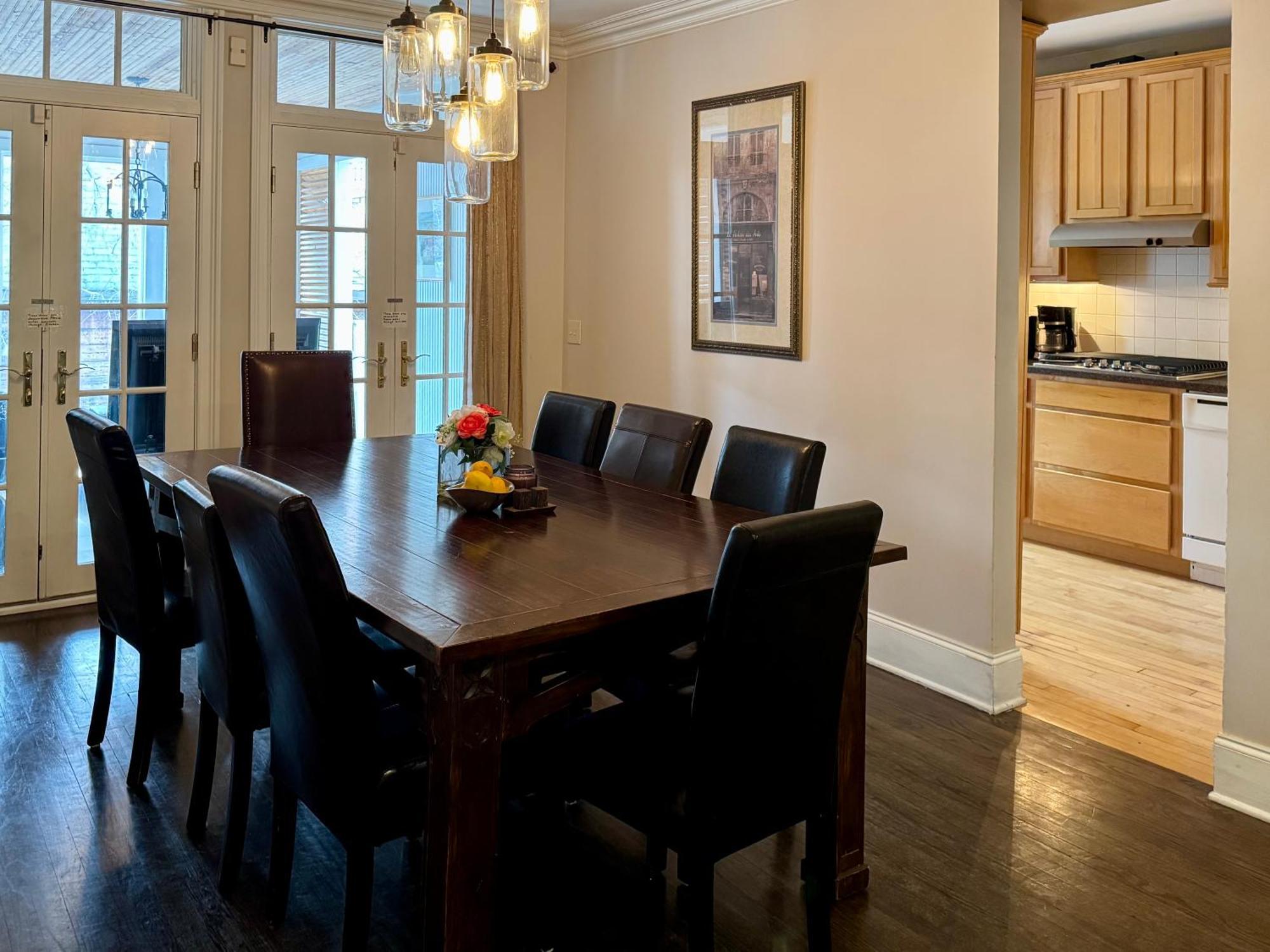 3 Bedroom Spacious Home In Ideal Location W Free Parking Back Yard Pets Welcome Chicago Eksteriør billede