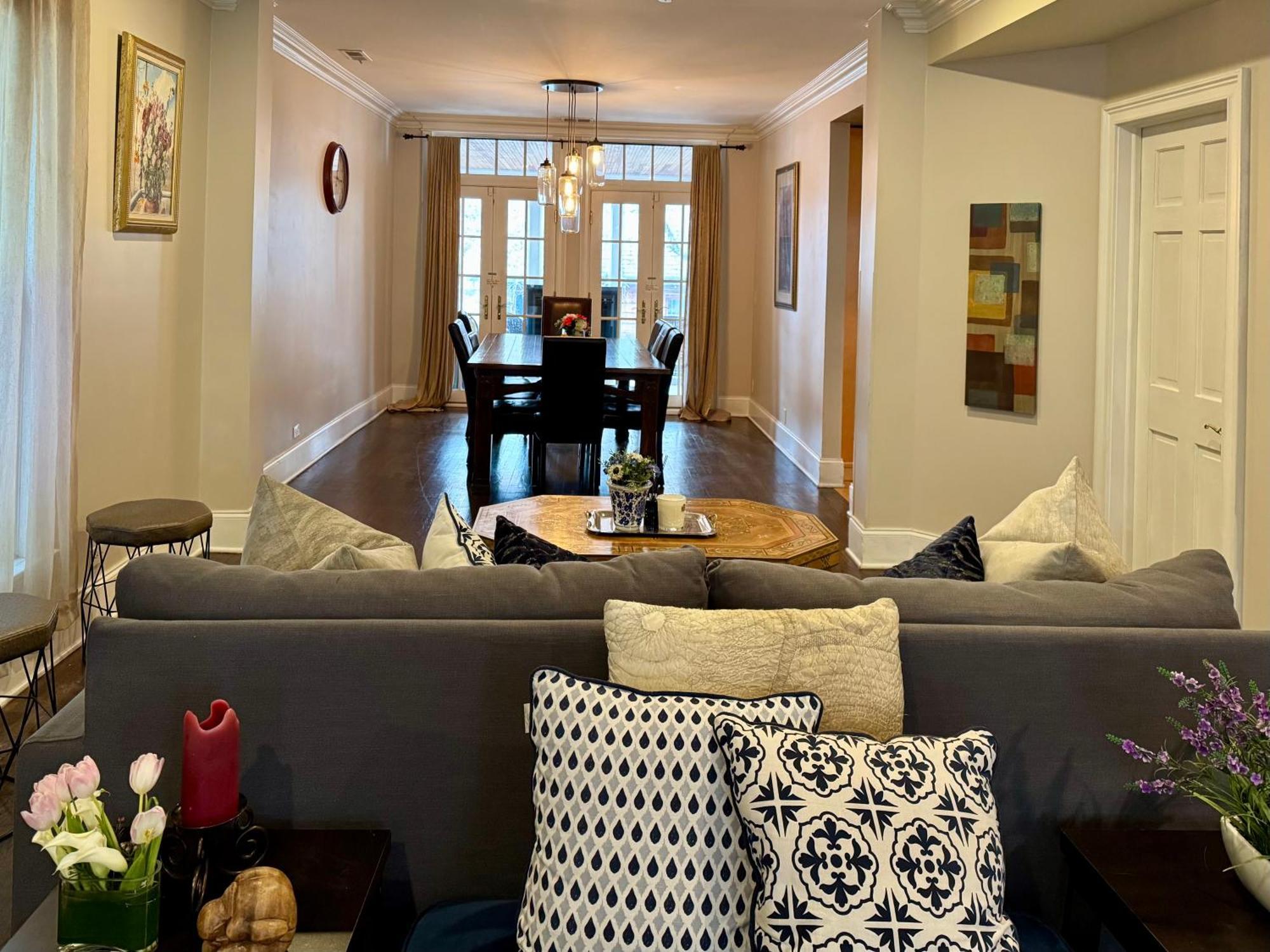 3 Bedroom Spacious Home In Ideal Location W Free Parking Back Yard Pets Welcome Chicago Eksteriør billede