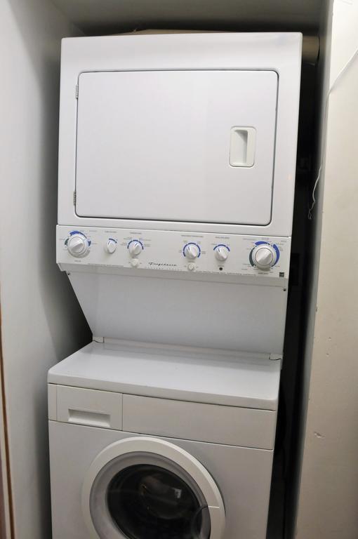 3 Bedroom Spacious Home In Ideal Location W Free Parking Back Yard Pets Welcome Chicago Eksteriør billede