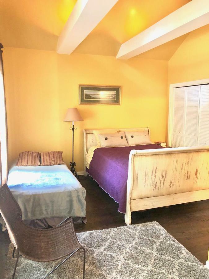 3 Bedroom Spacious Home In Ideal Location W Free Parking Back Yard Pets Welcome Chicago Eksteriør billede